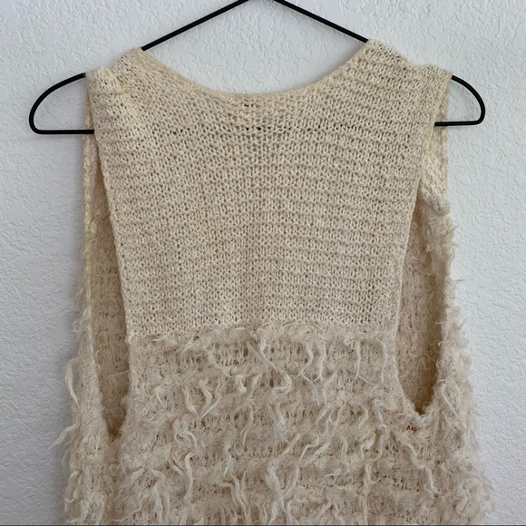 FREE PEOPLE Women’s XS Cream Sleeveless Crotchet Long Vest - Picture 3 of 7